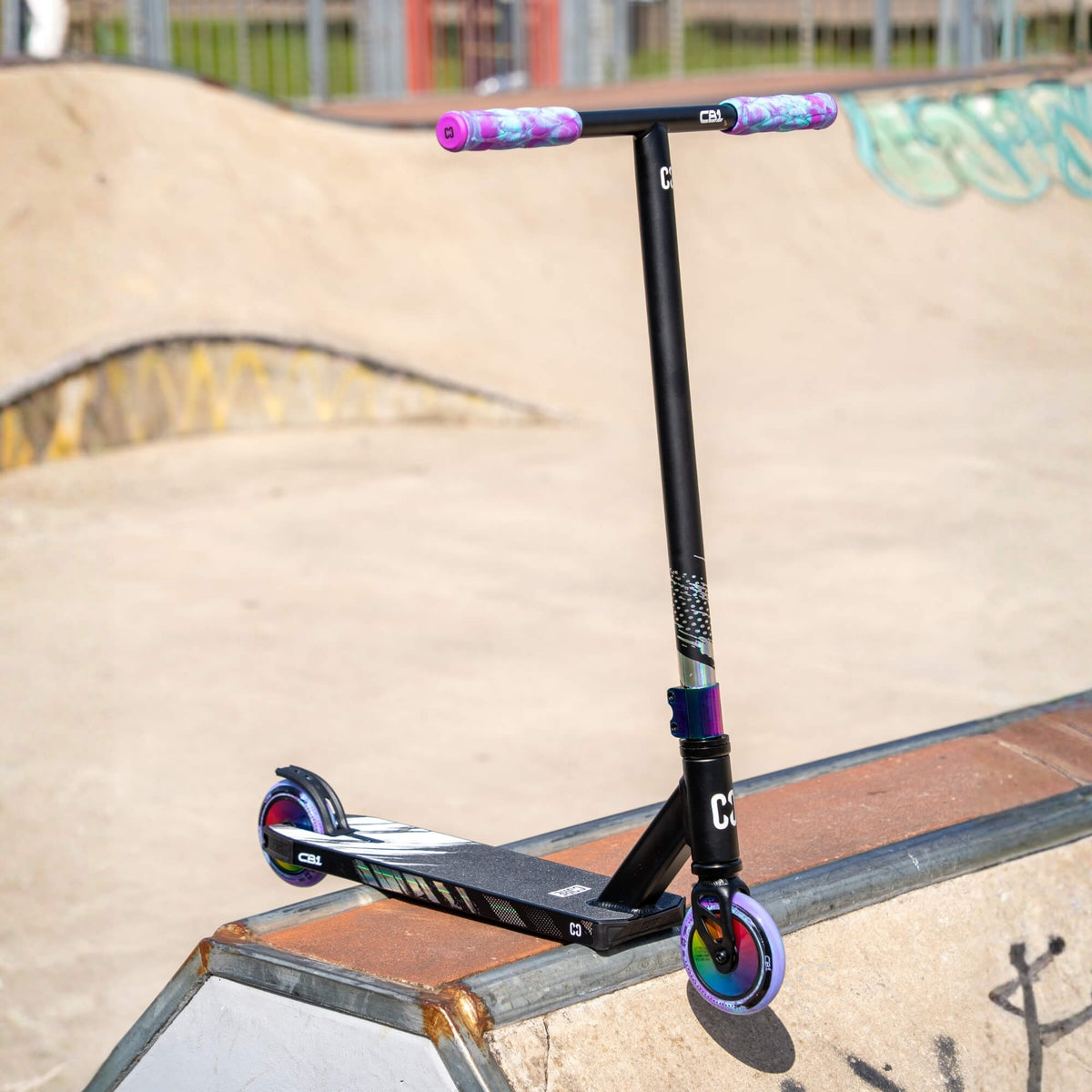 CORE CB1 beginner stunt scooter in black and neochrome