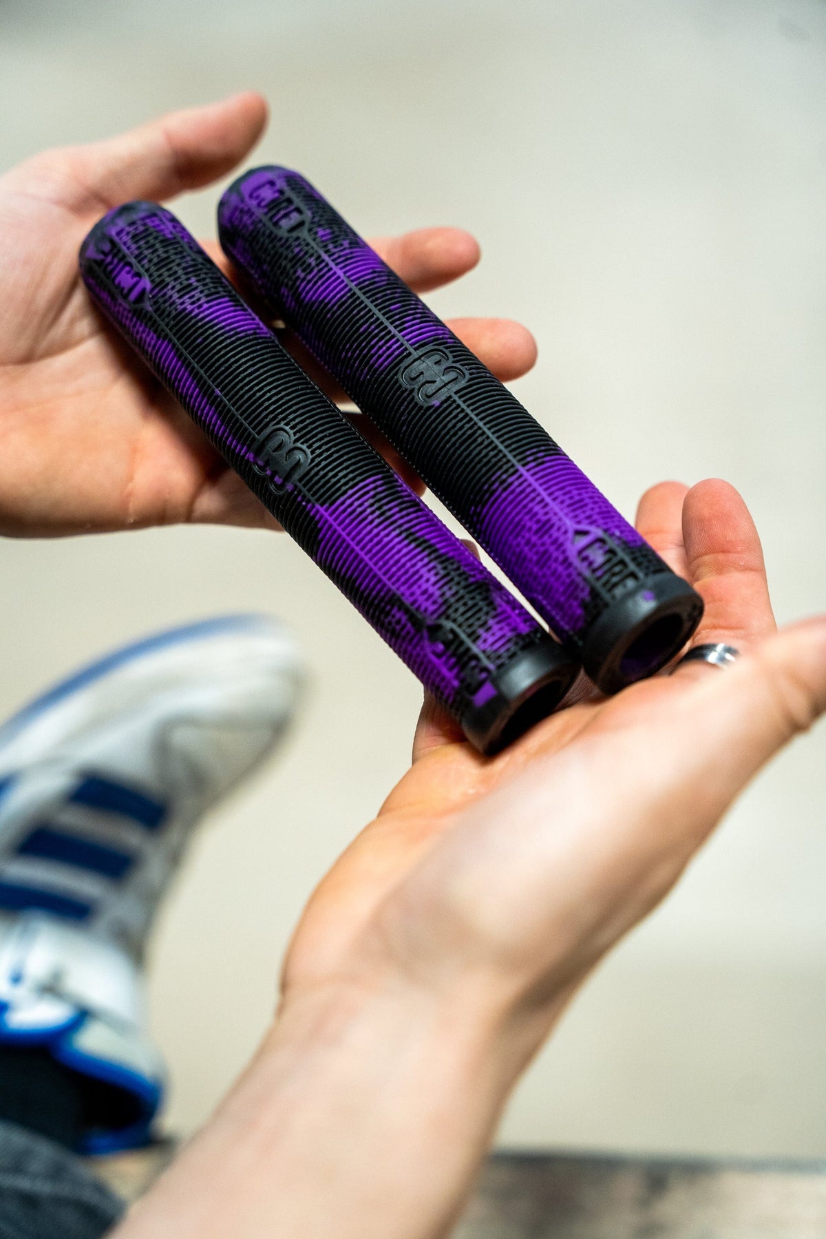 CORE Skinny Boy Scooter Handlebar Grips 170mm Purple/Black I Scooter Grips Two Hand Hold