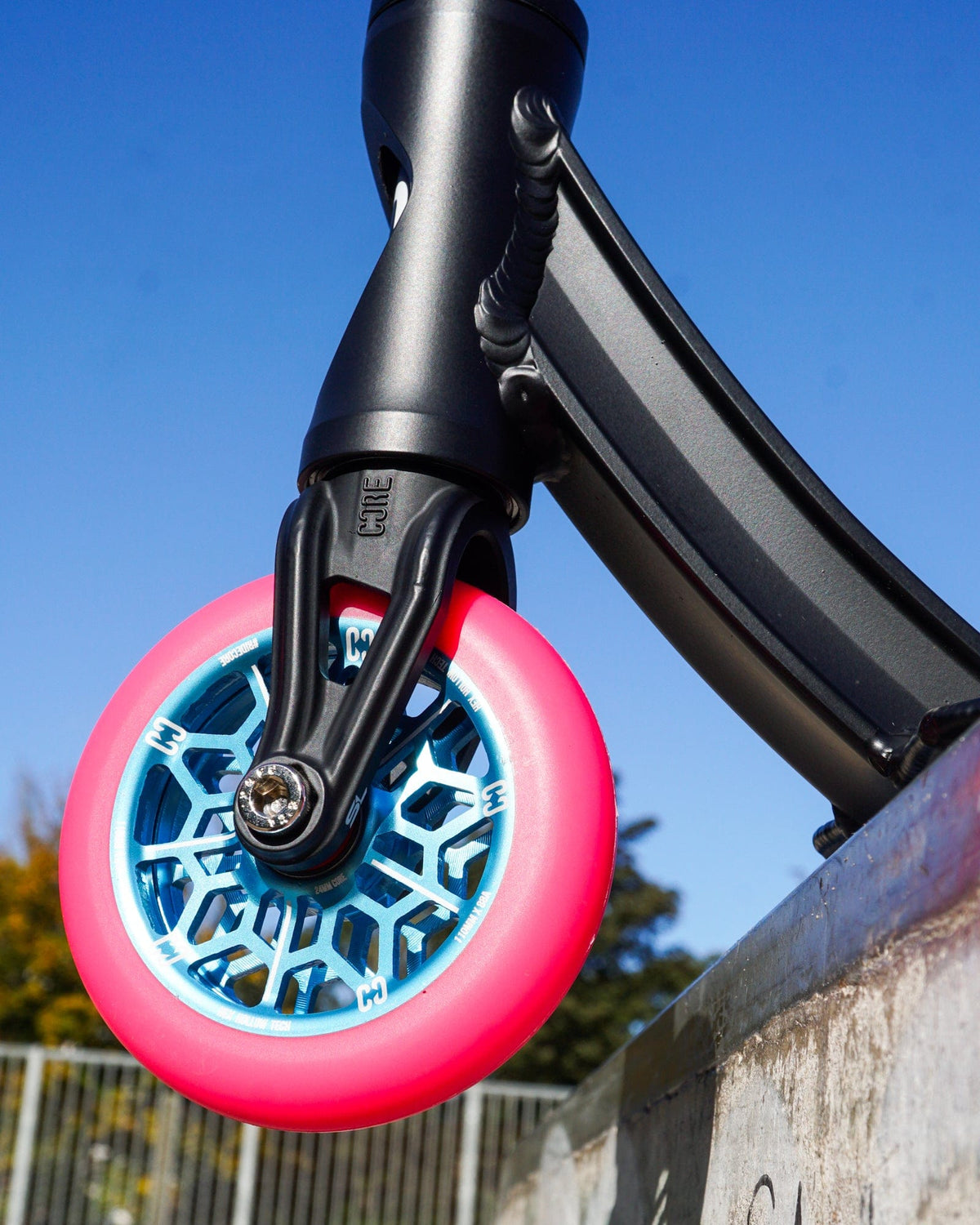 CORE SL2 IHC Scooter Fork Black I Scooter Fork In Use