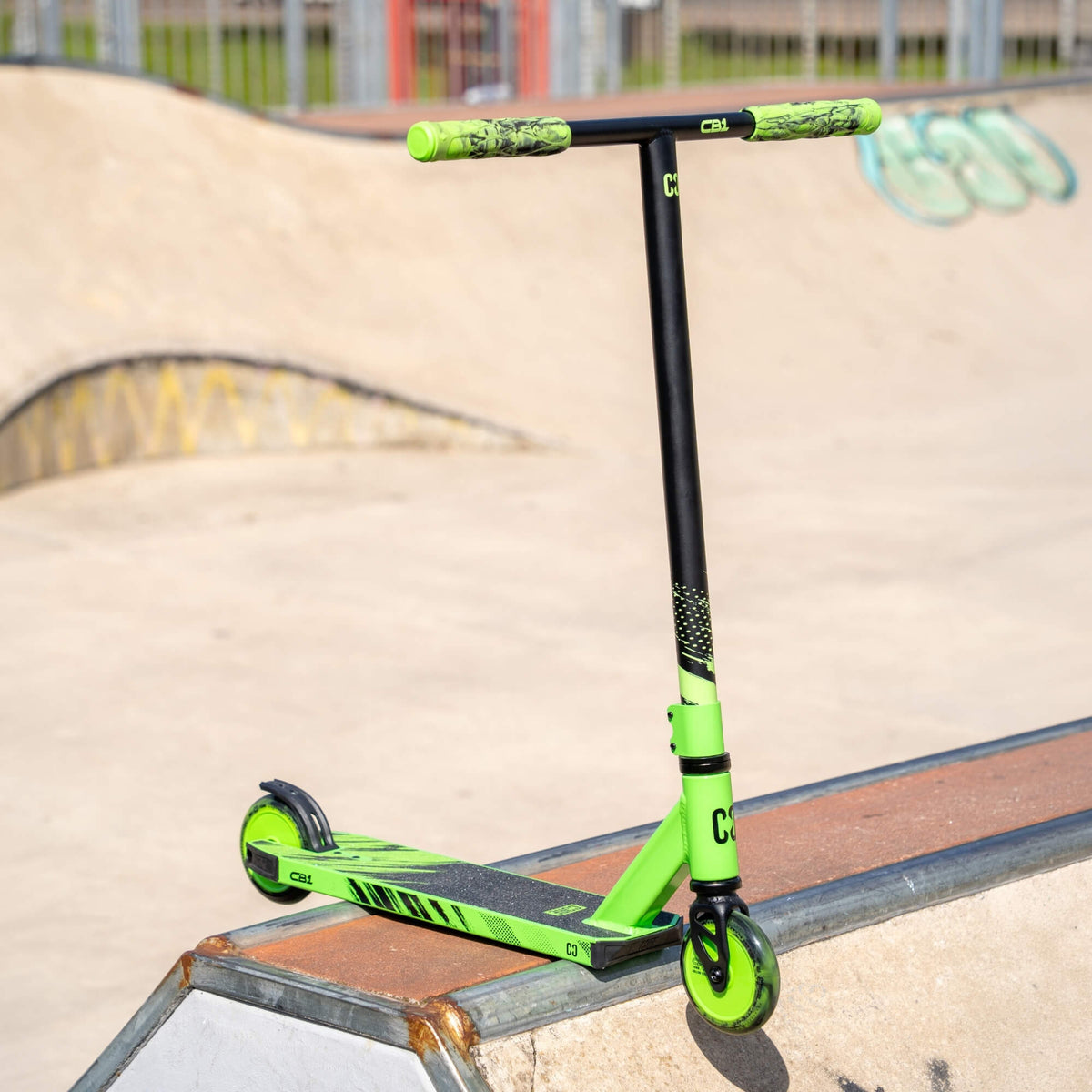CORE CB1 complete scooter in black and green