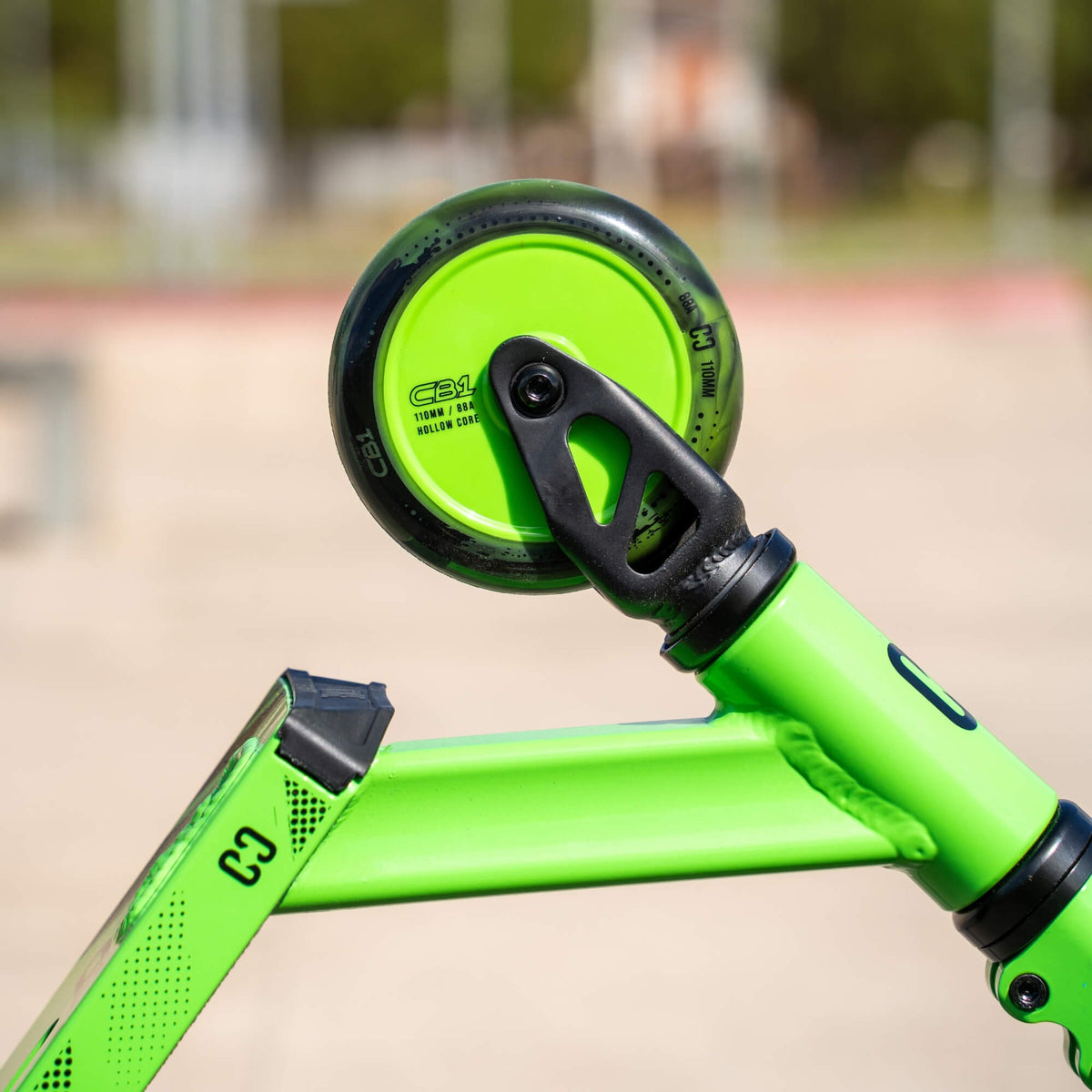 CORE CB1 complete scooter in black and green