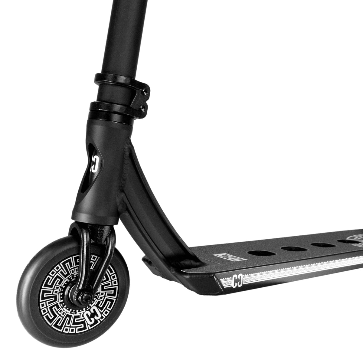 CORE CL1 complete stunt scooter in black - front wheel detail