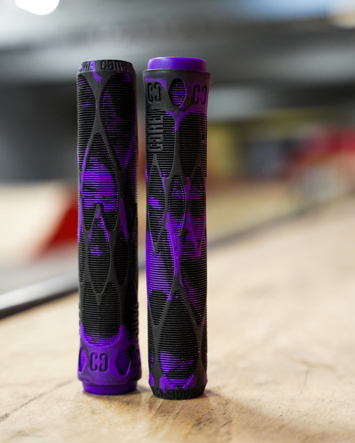 CORE Pro Scooter Handlebar Grips Soft 170mm Fuchsia Pink/Black I Scooter Grips Standing Up