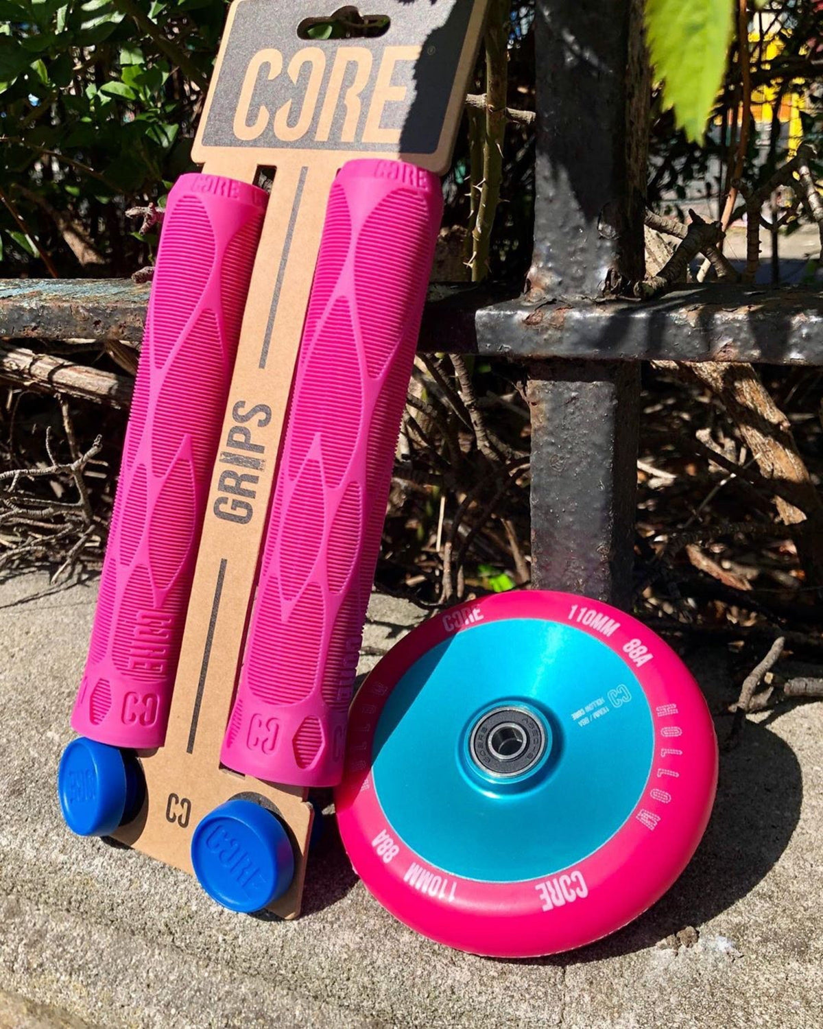 CORE Pro Scooter Handlebar Grips Soft 170mm Pink I Scooter Grips Additional Product