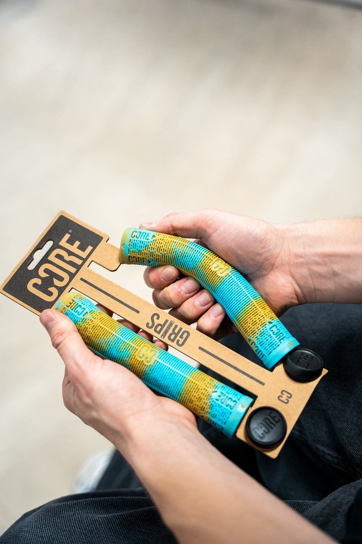 CORE Scooter Handlebar Grips Beach/Teal/Gum I Scooter Handlebar Grips Holding