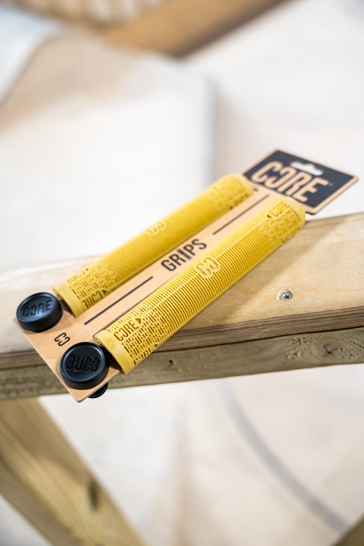 CORE Skinny Boy Scooter Handlebar Grips 170mm Gum/Black I Scooter Grips Ramp