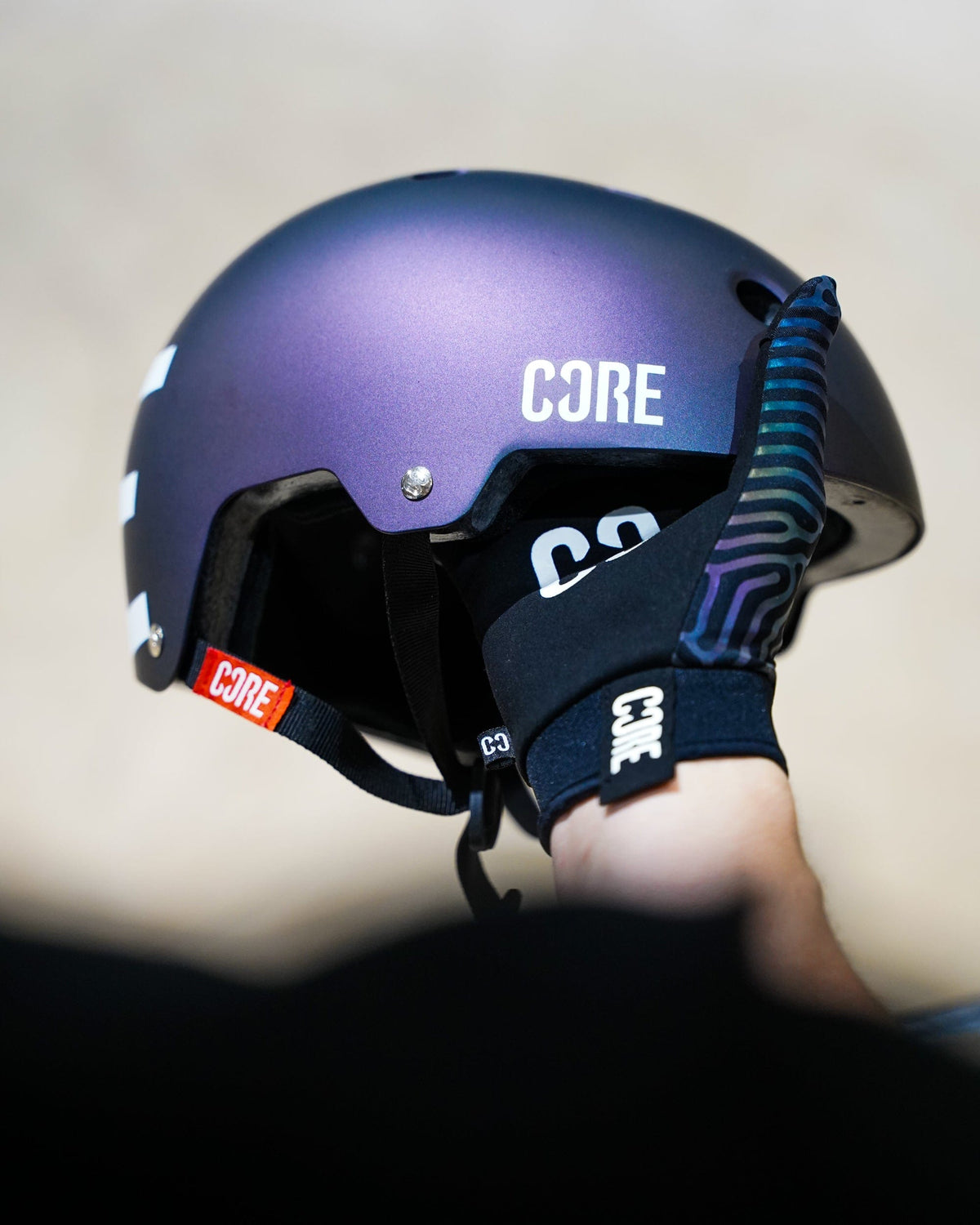 COR-520-STR-HEL-BLR Lifestyle Shot6